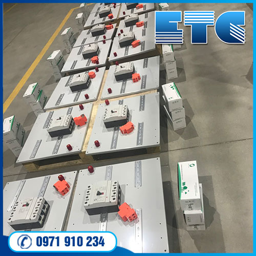 Tủ điều khiển